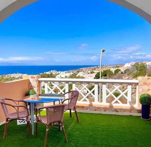 Precioso Oceans View Апартаменти *